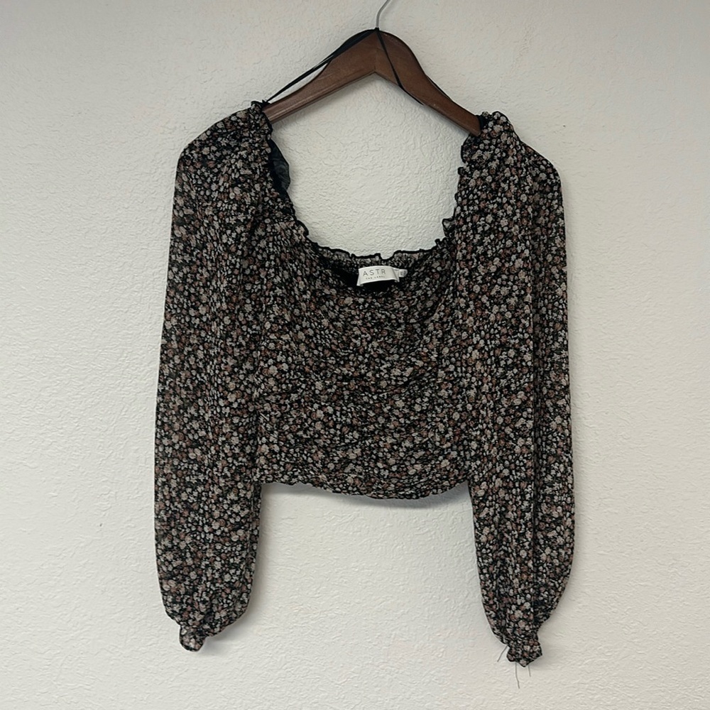 ASTR the Label Brown Floral Ruched Top size XS off shoulder crop